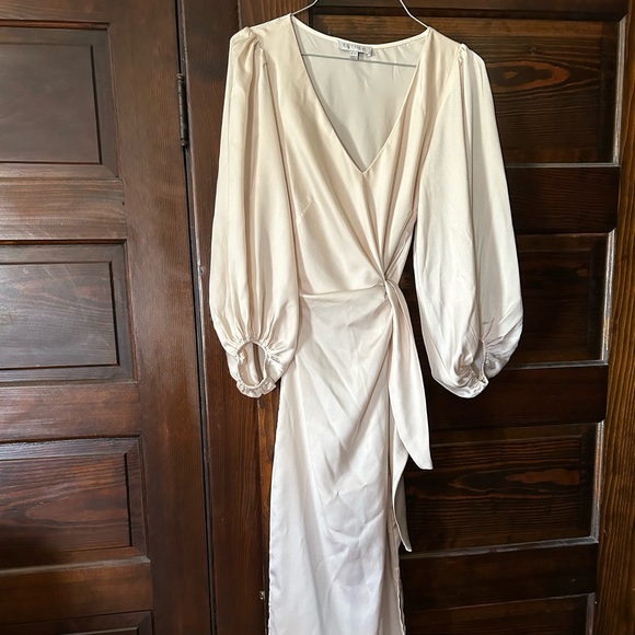 Dresses & Skirts - Esther white dress
